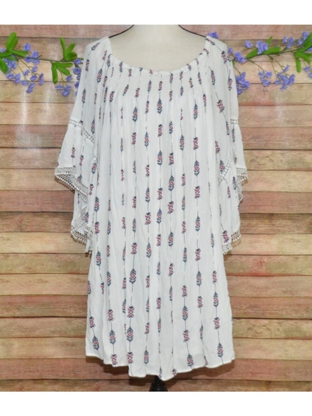 Womens 1X White Crinkle Mini Shift Dress Aztec Southwest Smocked Bell Sleeve